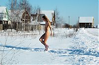Babes: young girl loves the snow